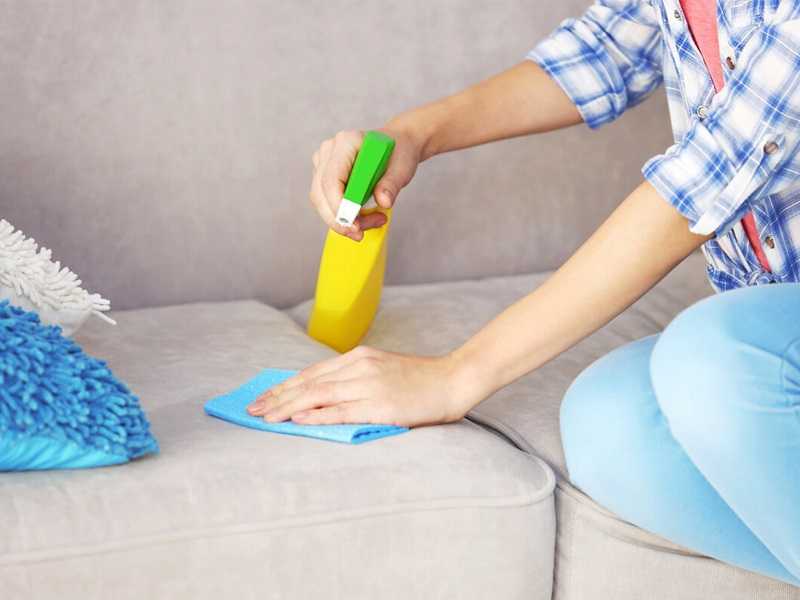 Как избавиться от запаха мочи на диване: детской, взрослого человека
