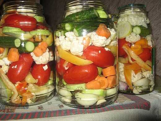 Салат из овощей на зиму без стерилизации: топ-6 рецептов, кулинарные советы