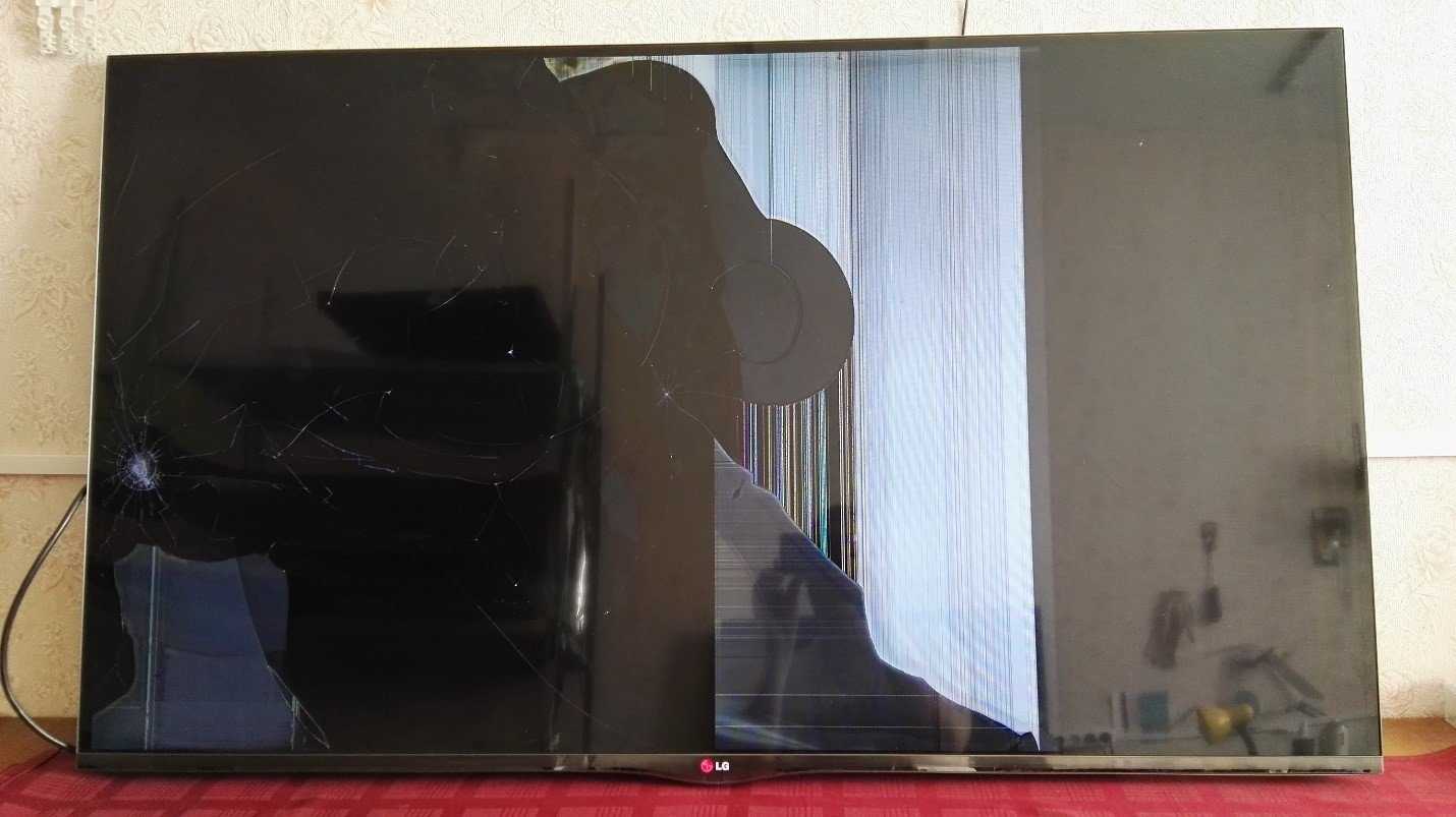 Что делать, если разбили экран и появилась трещина на телевизоре?