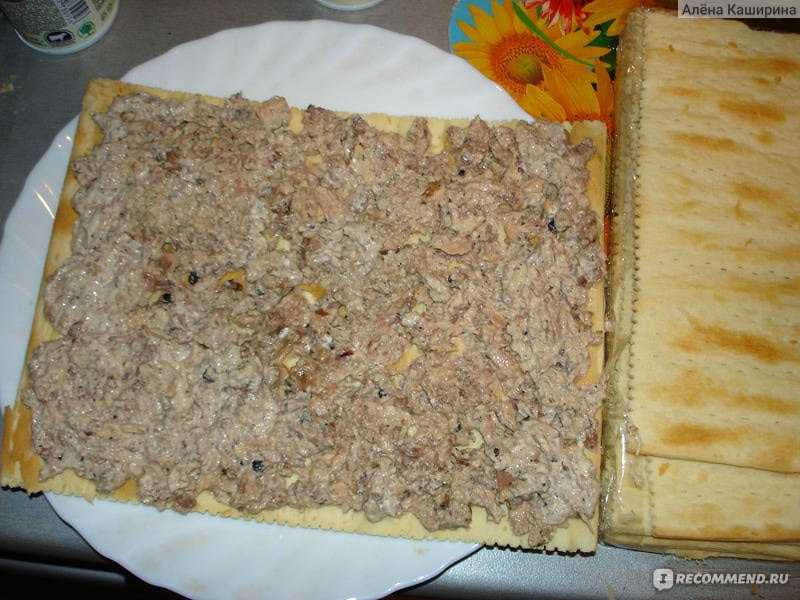 Слоеный торт с рыбными консервами: пошаговое приготовление вкусной закуски