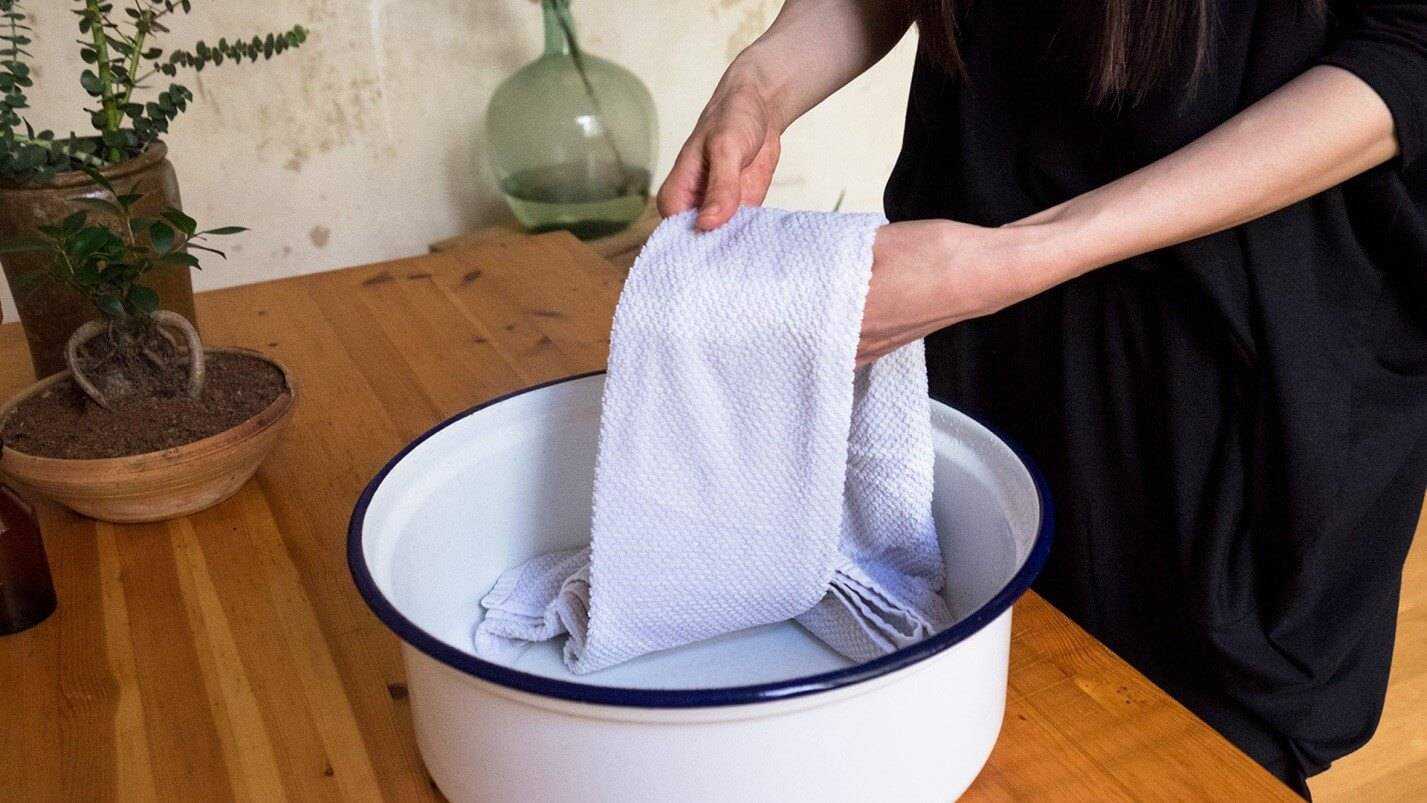 Отстирать кухонные полотенца с растительным маслом