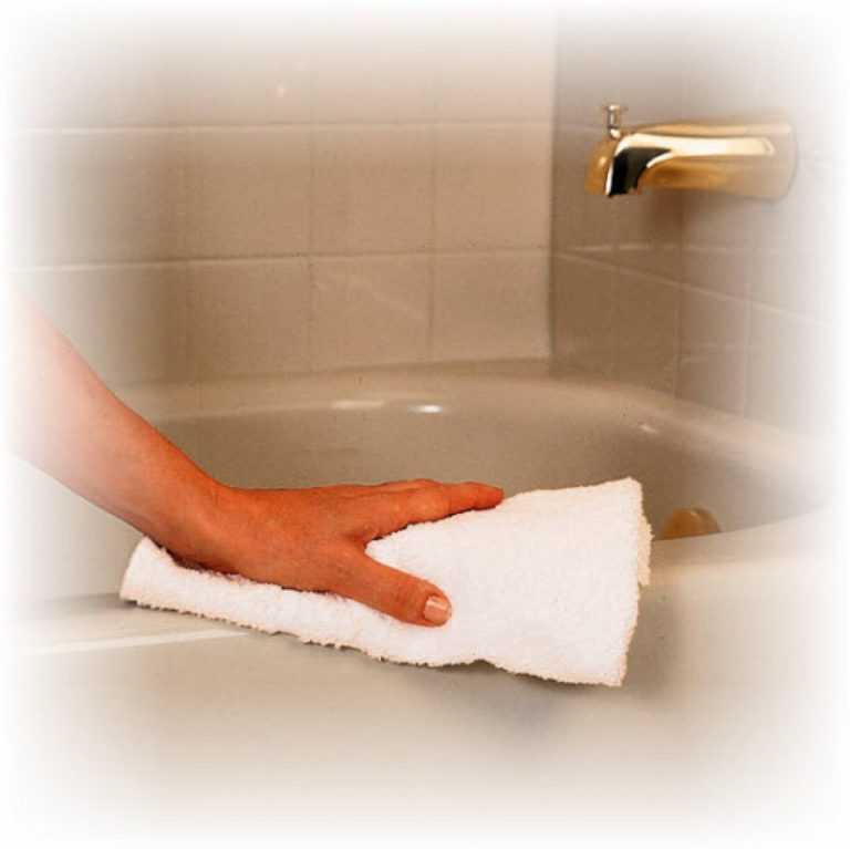 Чем и как чистить ванну, чтобы не повредить эмаль