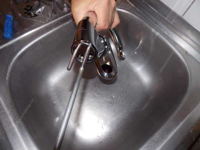 Как установить смеситель на кухне установка крана, подключение, как поставить смеситель, монтаж, как подключить к водопроводу своими руками, как собрать, крепление к раковине