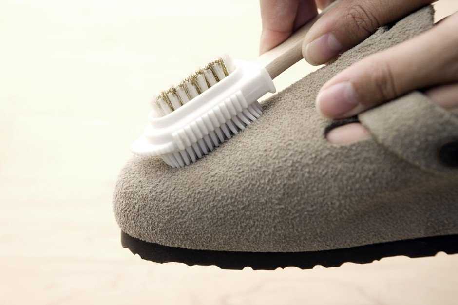 Как почистить замшевую обувь в домашних условиях быстро и эффективно – 15 народных средств