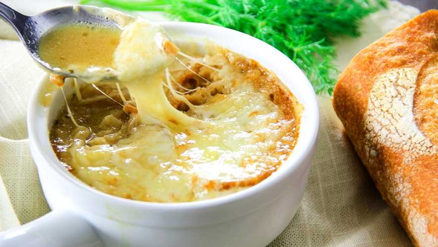 Как приготовить классический французский луковый суп по пошаговому рецепту с фото