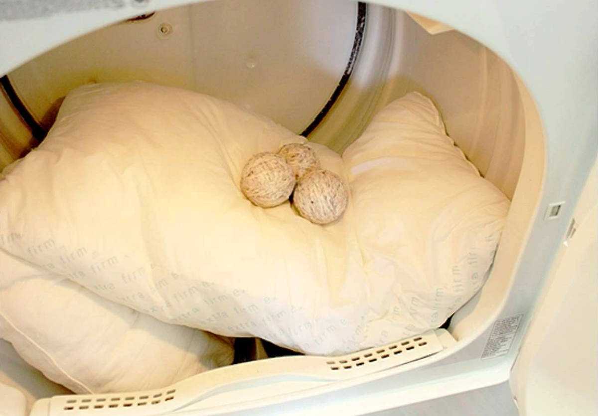 Как стирать подушку антистресс с шариками или шелухой внутри: можно ли в стиральной машинке-автомат, правила ручной стирки антистрессового изделия