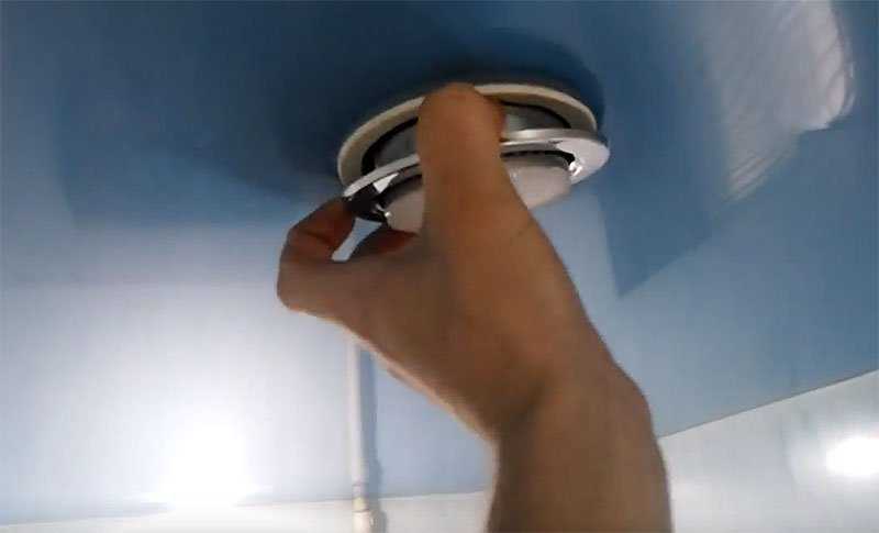 Как снять плафон тарелку с потолка
