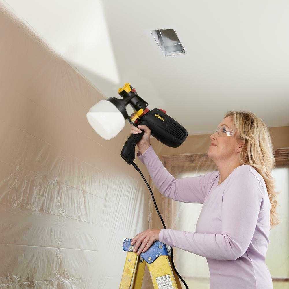 Как выбрать и правильно пользоваться краскопультом для потолка?
