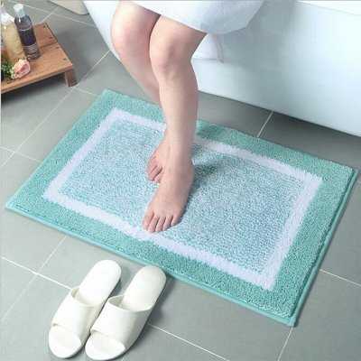 Как стирать коврик для ванной: в машинке или вручную