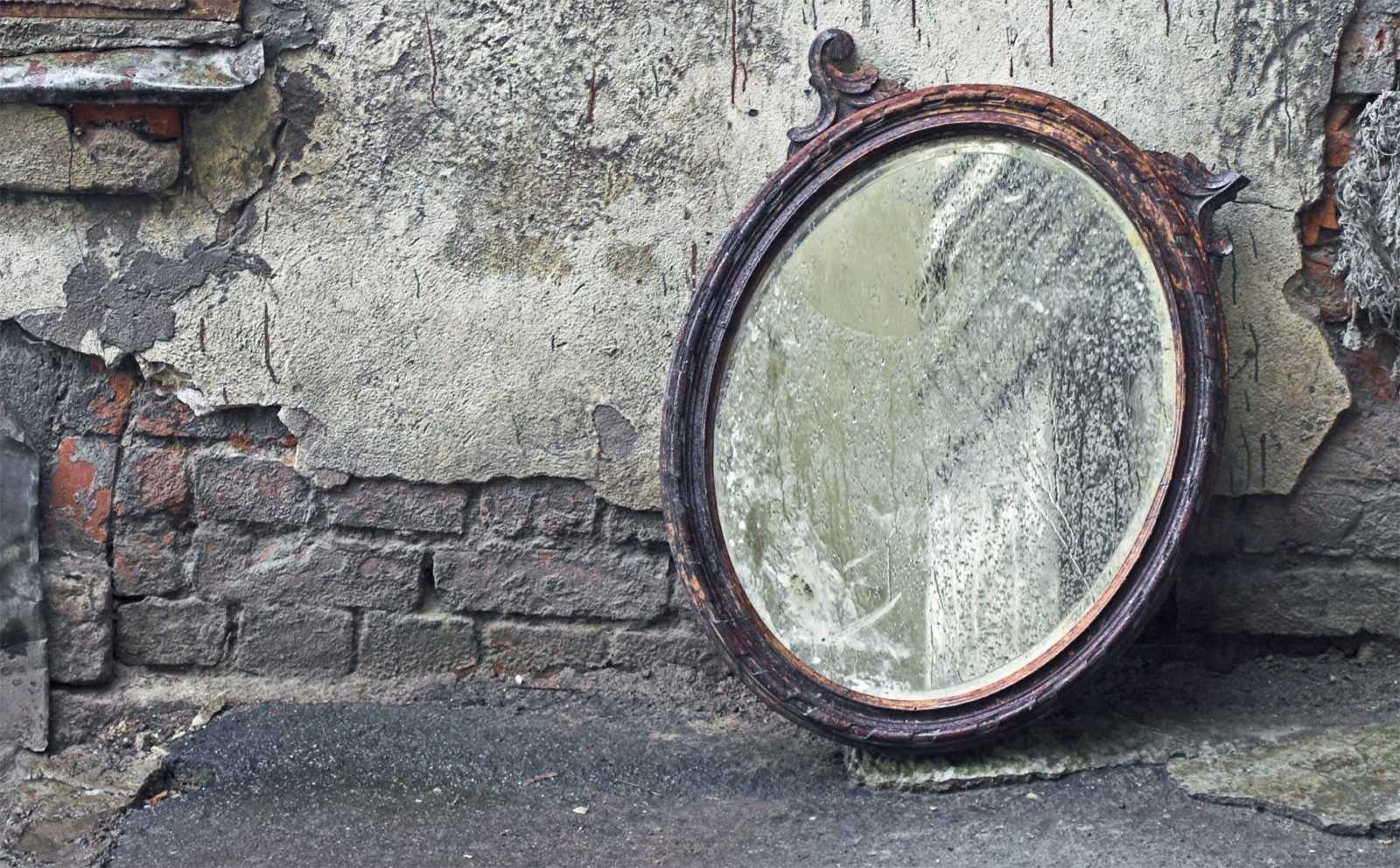 Как правильно выбросить зеркало из дома?