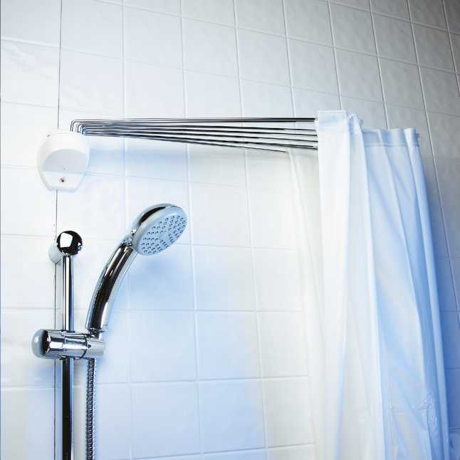Как повесить штору в ванной своими руками, способы крепления прямых и угловых штор