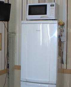 Можно ли ставить микроволновку рядом с холодильником, морозильной камерой