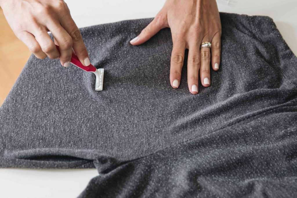 Как убрать катышки с одежды в домашних условиях- лучшие способы