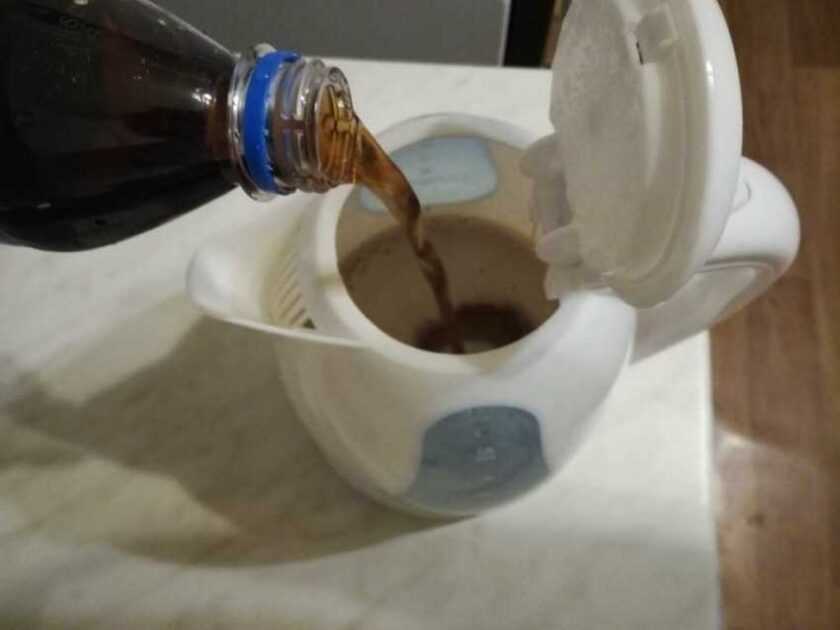Пошаговая инструкция, как убрать накипь в чайнике кока-колой