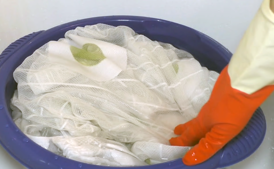 Как стирать тюль, чтобы был белый: в стиральной машине автомат, с солью