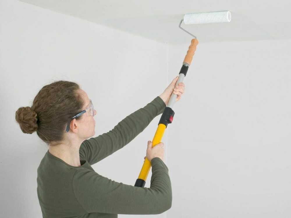 Как покрасить краскопультом потолок и стены?