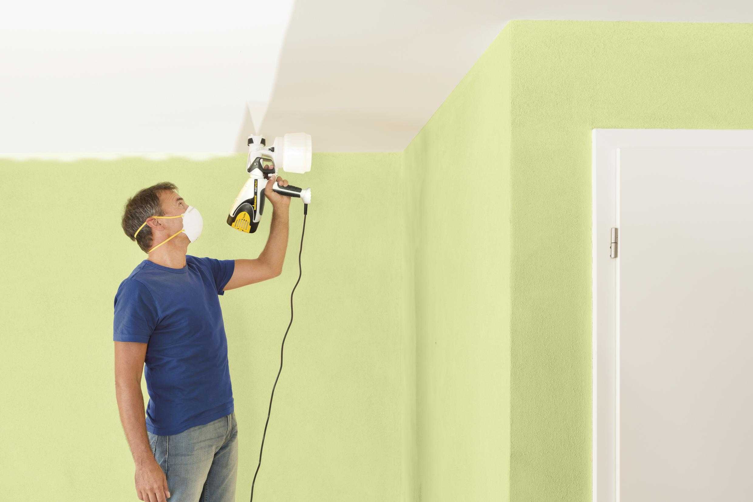 Покраска потолка водоэмульсионной краской краскопультом и видео инструкция