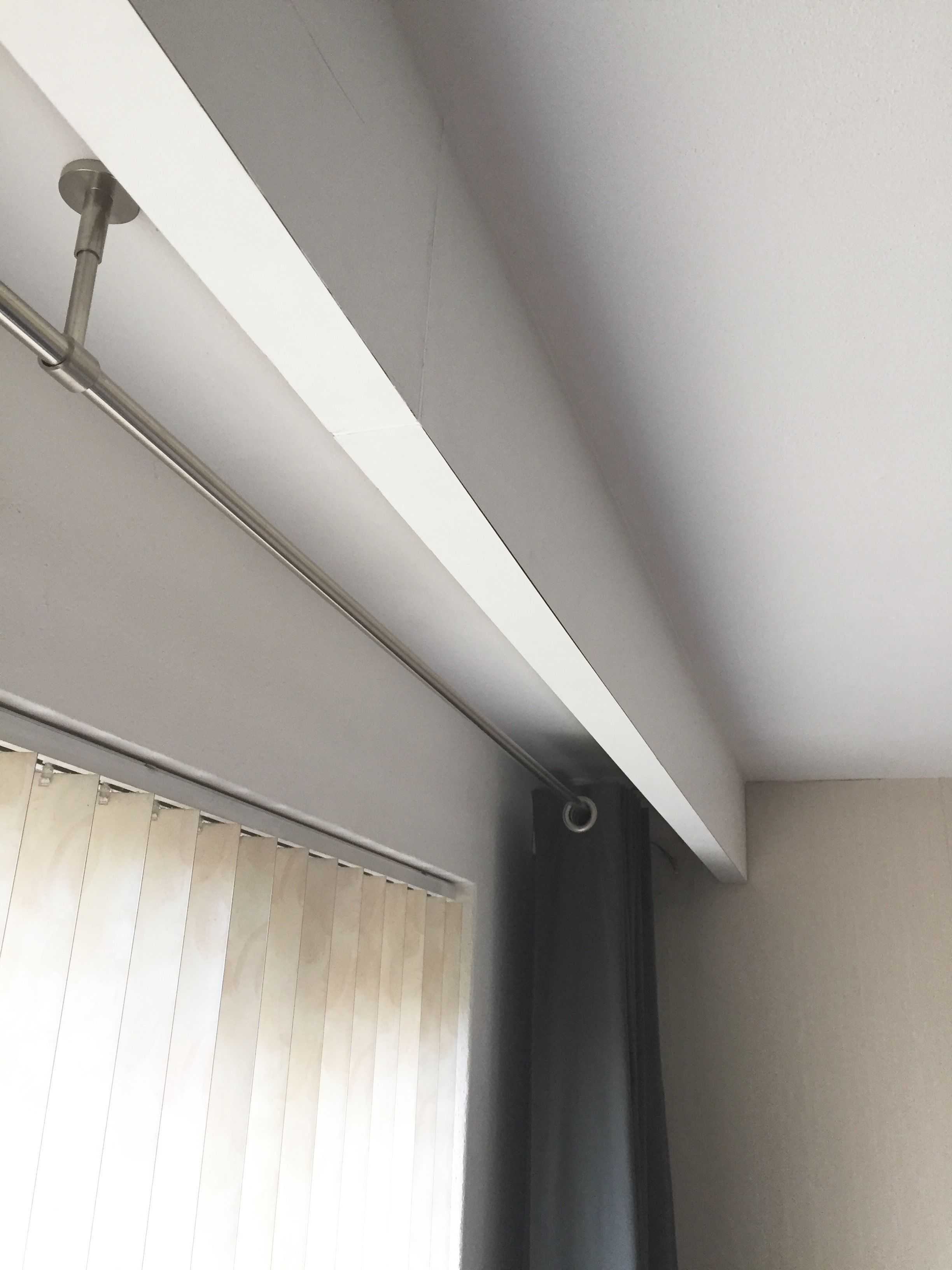 Как повесить потолочные гардины для штор на разные виды потолков