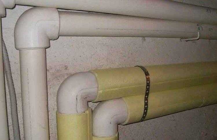 Как избавиться от конденсата на трубах с холодной водой из полипропилена в частном доме в туалете: изоляция