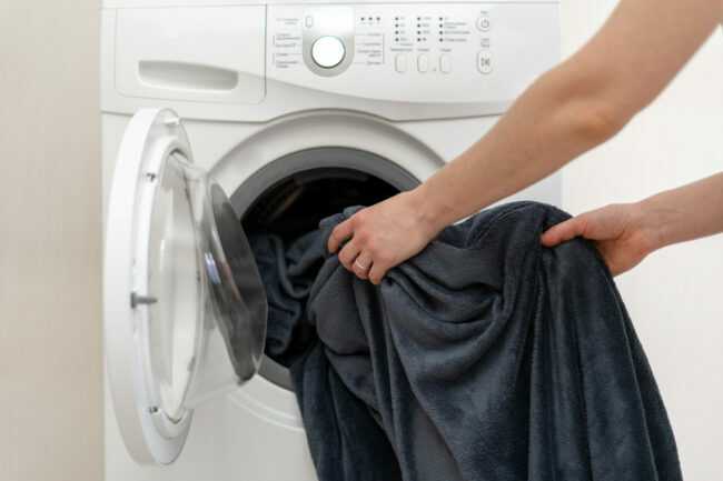 Как отстирать рвоту с одежды в домашних условиях
