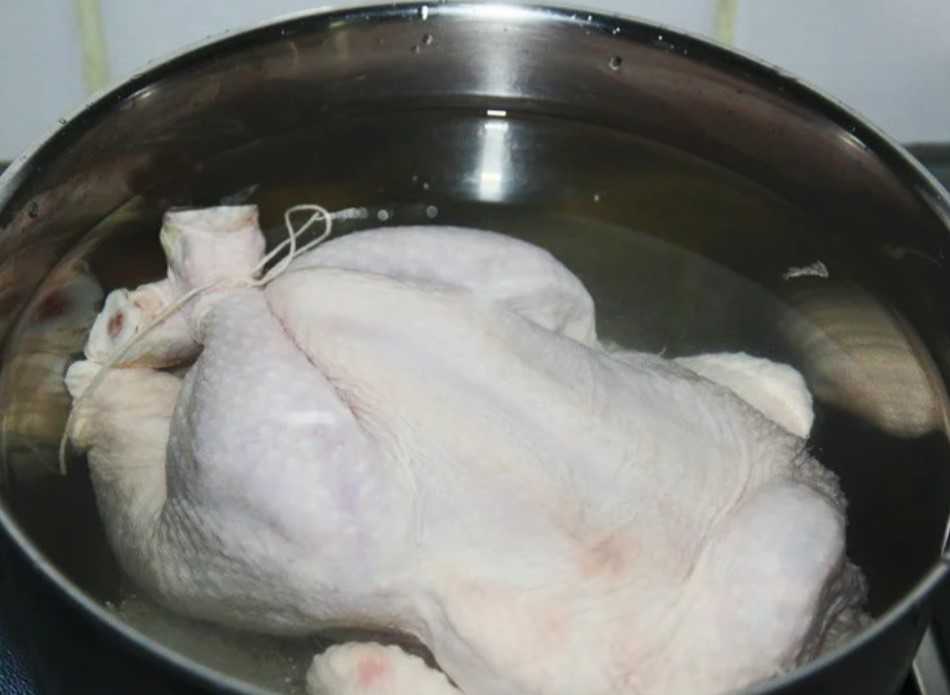 Как разморозить в микроволновке курицу: размораживаем целую тушу