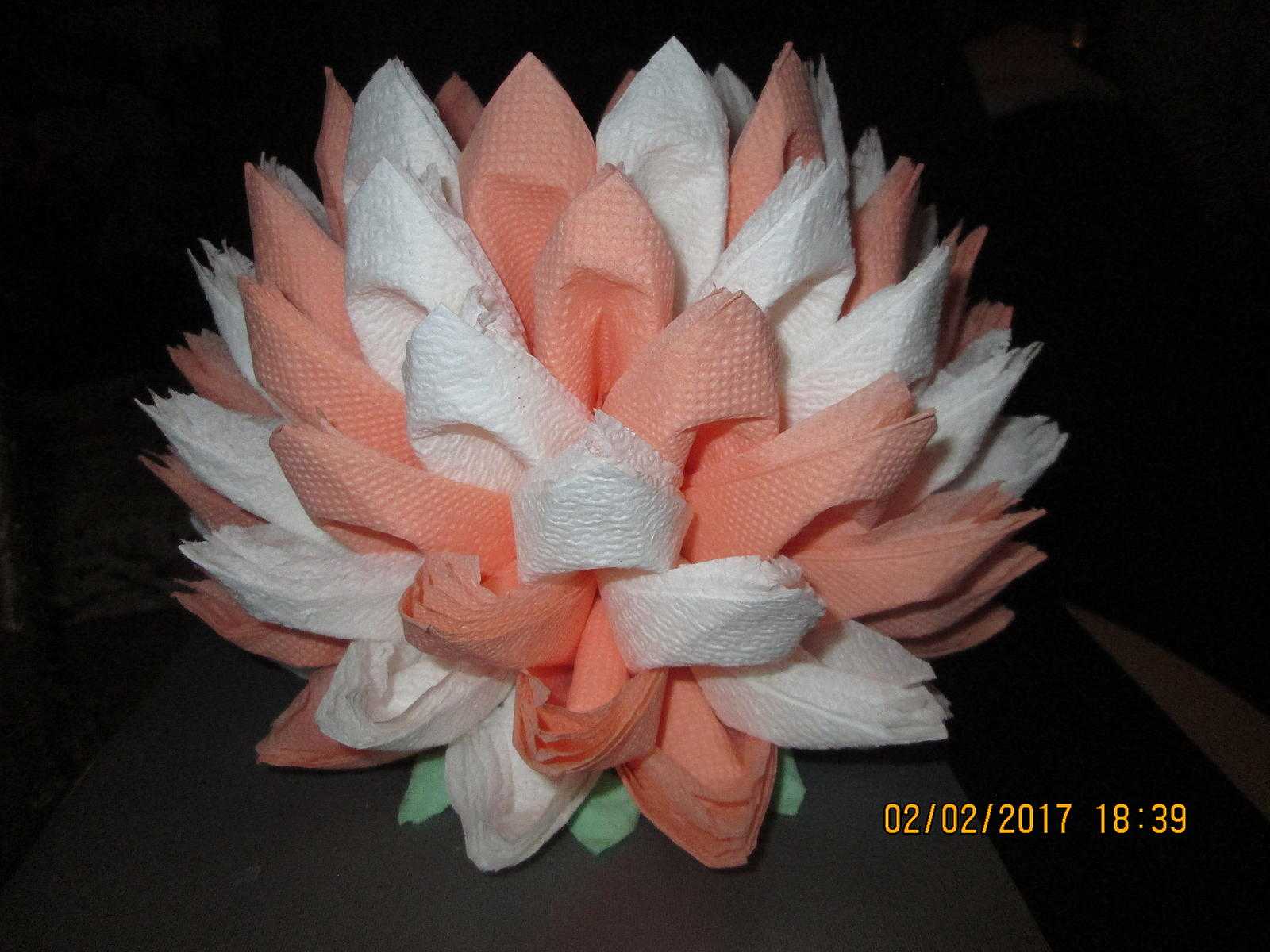 Как сделать цветы из бумажных салфеток своими руками. делаем красивые цветы из бумажных салфеток