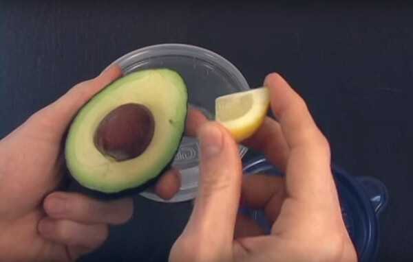 Как хранить авокадо в домашних условиях: целым или разрезанным