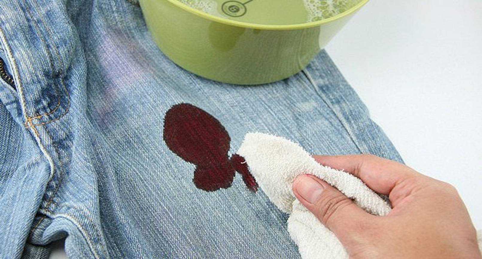 Действенные рецепты и способы, как отстирать кровь с одежды в домашних условиях