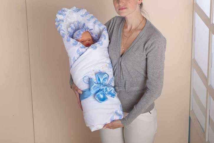 Как выбрать одеяло для новорожденного малыша: разновидности для коляски и кроватки